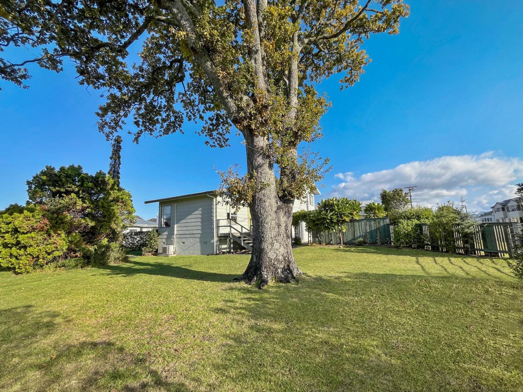 Sybil'S Place Whitianga Exterior photo