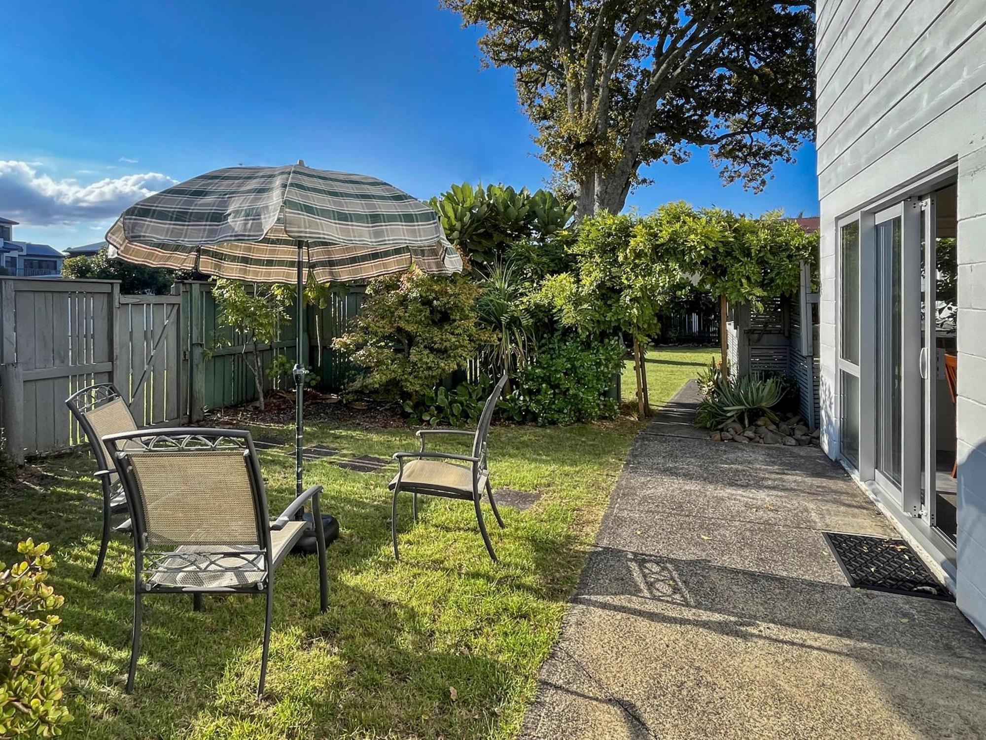 Sybil'S Place Whitianga Exterior photo